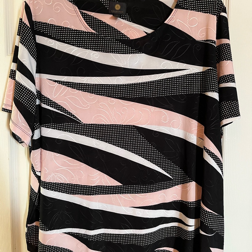JM Collection Black and Pink Short Sleeve Boxy Blouse